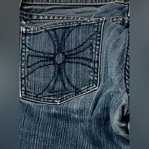 Habitual low rise jeans - Size 25 Medium wash. Inseam: 32. Used.